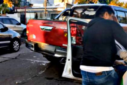 El conductor de la camioneta atacó al taxista, en La Plata