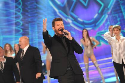 El conductor de ShowMatch y un afectuoso saludo a Mirtha Legrand