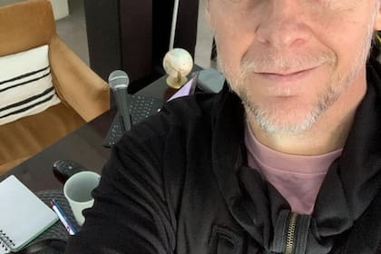 El conductor de Todo Pasa - Urbana Play 104.3 FM radio – anunció que viajará el fin de semana próximo a Estados Unidos para vacunarse tras meditar muy bien la decisión; el comentario de su mujer que lo hizo cambiar de opinión