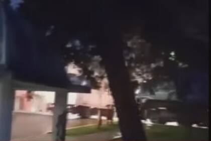 El conductor del camión se salvó de milagro, pese al impacto