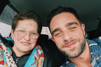 El conductor despidió a su abuela y emocionó a todos en redes sociales (Foto: @poggi)