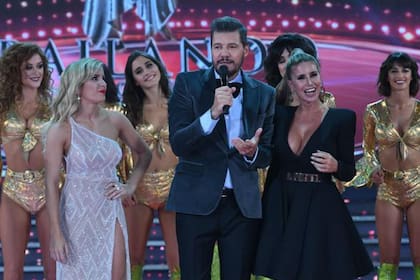 El conductor está molesto por las ausencias y amenazas de renuncia de las mujeres que integran el jurado del Bailando