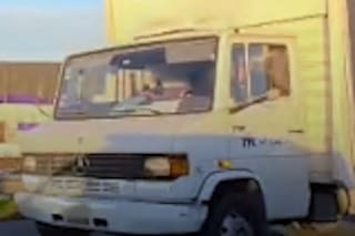 Multan a un camionero que cometía cinco infracciones al mismo tiempo en una autopista del AMBA