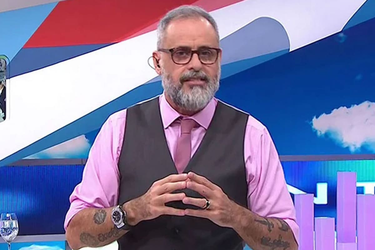 El conductor, quien permanecerá retirado del ciclo por unos meses, fue entrevistado por Moria Casán en una charla inesperada