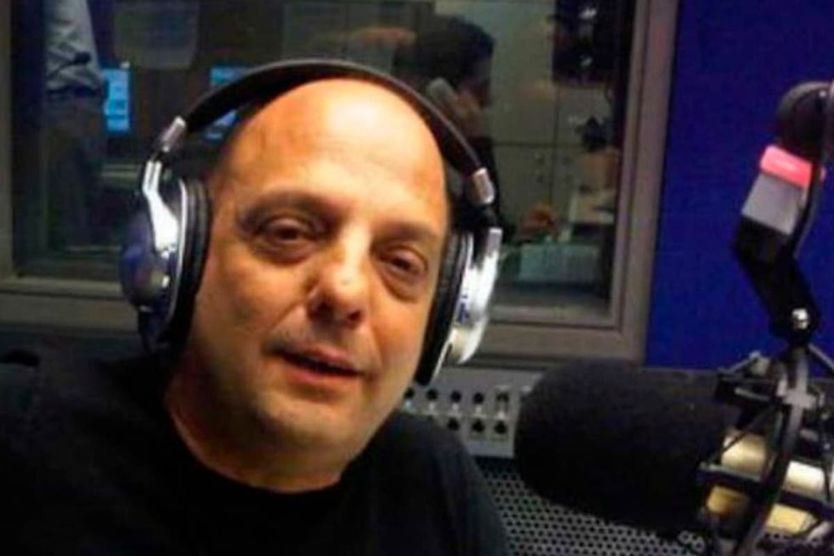 El conductor radial se refirió a un singular episodio que incluye al matrimonio de la conductora y el empresario y una pistola