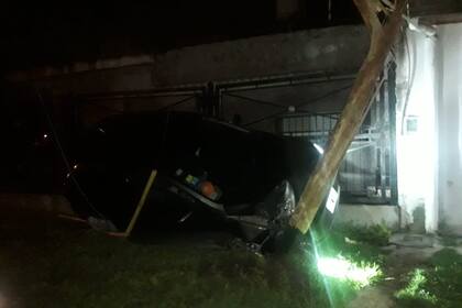 El conductor recibió un mortal disparo y el vehículo se estrelló contra una casa en La Matanza
