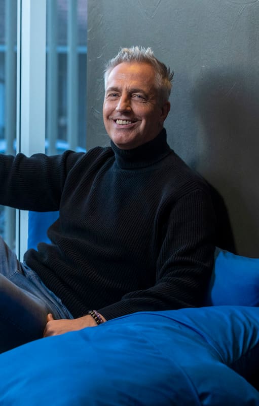 El conductor regresa a la pantalla de Telefe, luego de conducir el ciclo de viajes Por el mundo