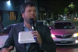 El divertido momento que protagonizó Guido Kaczka: detuvo el tránsito y se subió a un colectivo
