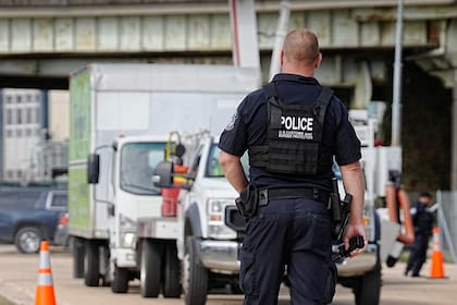 El conductor, un mexicano de 32 años con visa láser, fue detenido y quedó bajo custodia federal