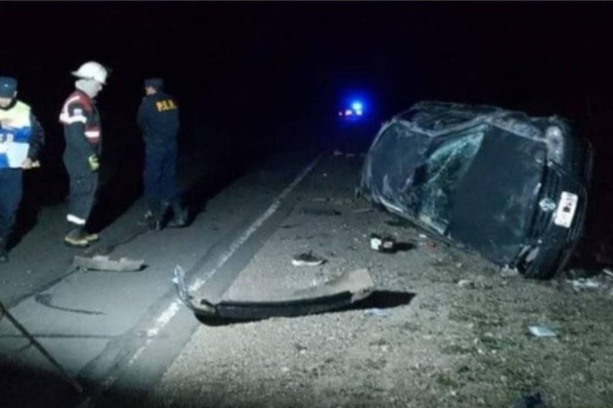 El conductor y sus acompañantes jugaban con su celular cuando volcó su auto, según uno de los sobrevivientes