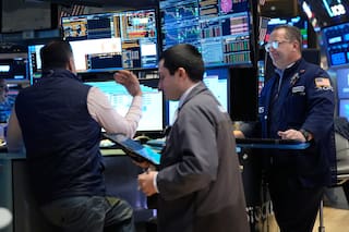 Treparon las acciones argentinas energéticas en Wall Street, pero cayeron las de bancos y tecnológicas