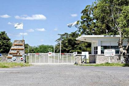 El conflicto por el cierre de la planta de Azul dejó al descubierto el interés del Gobierno por reducir el financiamiento del Estado