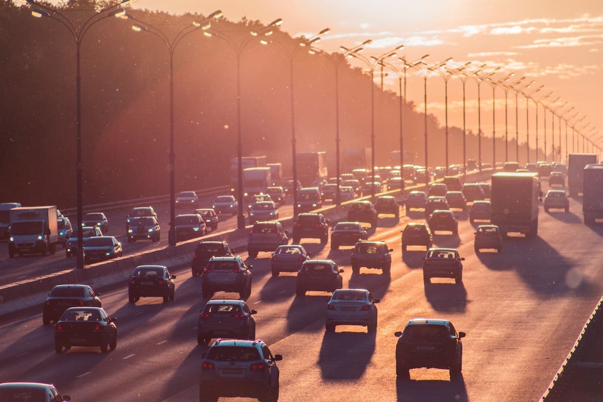 El congestionamiento vial ocurre cuando la demanda de viajes excede la capacidad de las vías disponibles; un ranking detalló las ciudades con más tráfico en el mundo