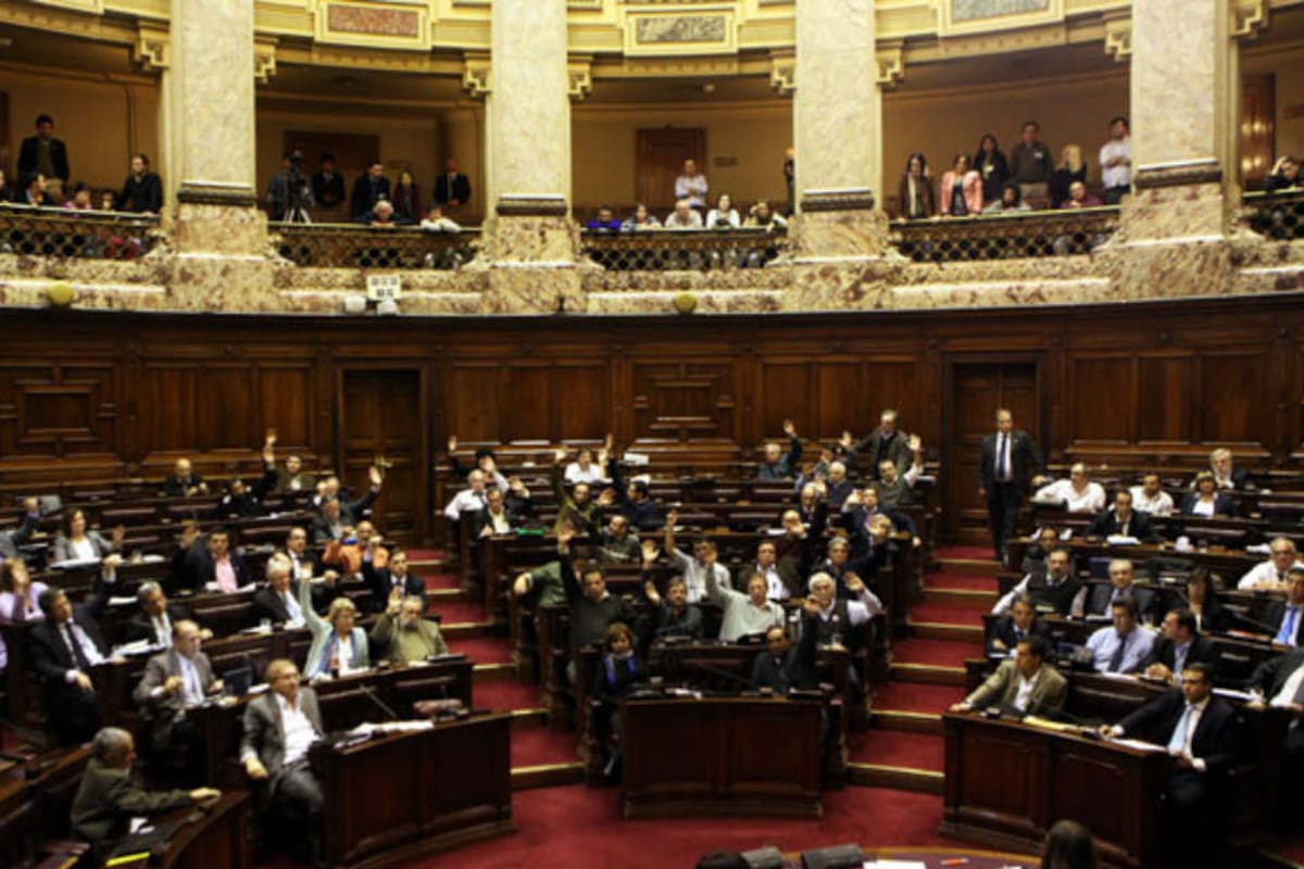 El Congreso de Uruguay se prepara para una jornada histórica