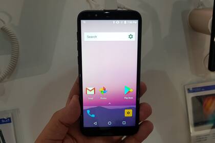 El Congreso Mundial de Móviles está lleno de compañías a las que se les puede encargar una tirada de teléfonos con las especificaciones que uno quiera