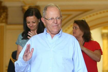 El Congreso votará si acepta la renuncia que presentó Kuczynzki o si lo destituye