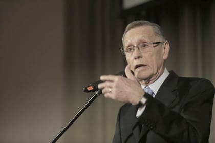 El presidente del CARI, el excanciller Adalberto Rodríguez Giavarini, fue el primer orador de la noche