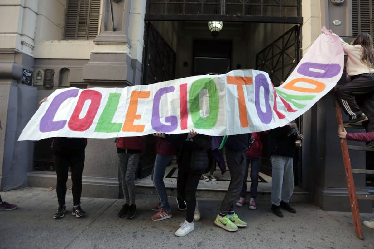 El Consejo de Estudiantes tomó el colegio por tiempo indeterminado