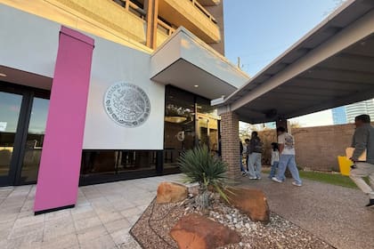 El Consulado de México en Houston anunció que tendrá una jornada especial para realizar trámites en su jornada sabatina (Instagram/@consulmexhouston)