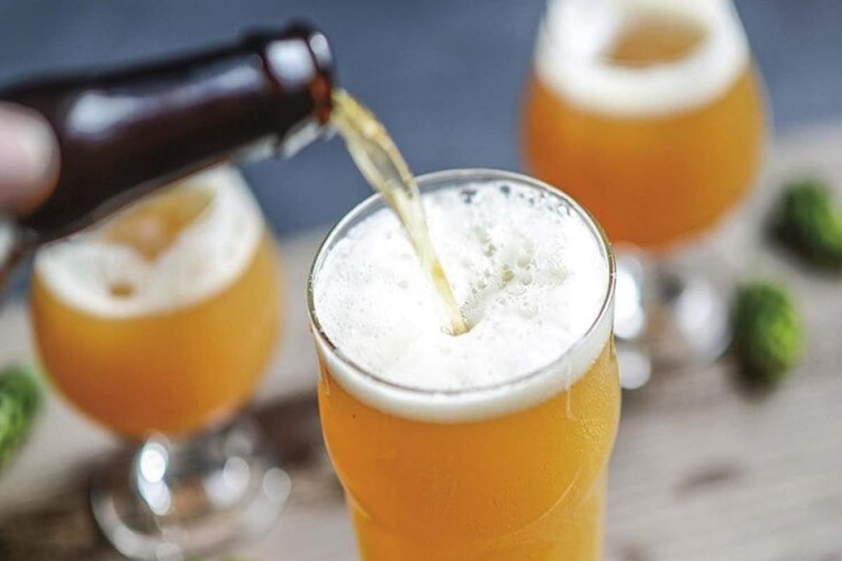 El consumo de cerveza cayó en 2024, pero el segmento de las sin alcohol más que duplicaron su volumen