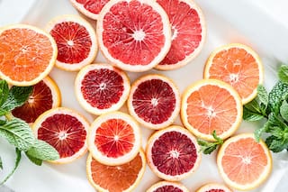 La fruta que deberías evitar si estás haciendo un tratamiento y tomás medicación
