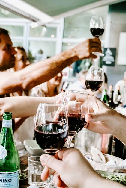 El consumo de vino puede traer riesgos para la salud que podrían superar cualquier beneficio potencial para el corazón