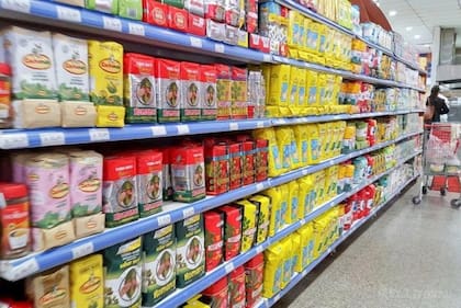 La Secretaría de Comercio autorizó subas de hasta 6% en los productos que integran la canasta de Precios Máximos