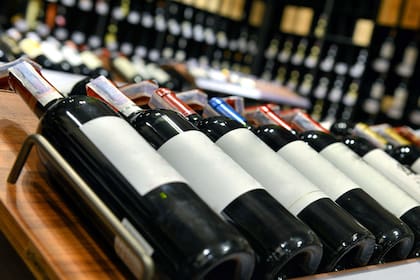 El consumo interno sintió el impacto de la crisis y del crecimiento de otros sustitutos al vino