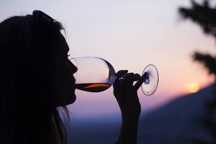 El consumo moderado de alcohol se define como hasta dos al día para hombres y uno para mujeres