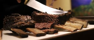La faena vacuna tuvo uno de sus peores agostos en 47 años, el consumo de carne cayó un 9,5% y siguió el boom de exportaciones