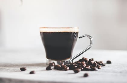 El consumo regular de café negro tiene la capacidad de potenciar la conexión neuronal