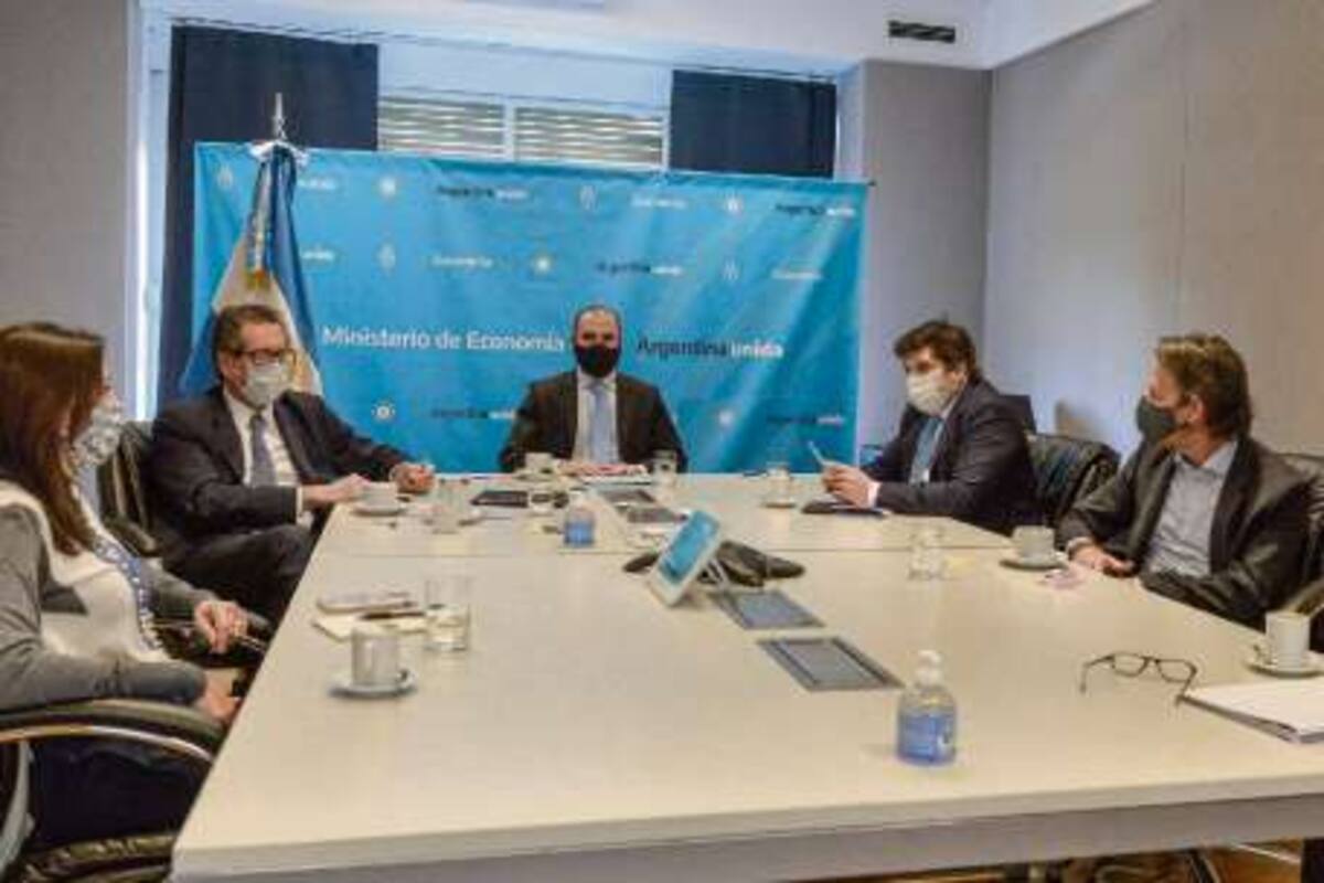 El contacto de la misión del FMI con Guzmán y Pesce