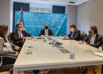 El contacto de la misión del FMI con Guzmán y Pesce.