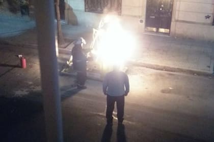 El contenedor incendiado en el barrio porteño de San Cristóbal