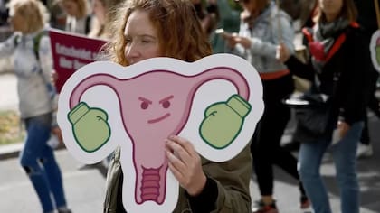 El control de la natalidad y los derechos reproductivos de las mujeres dan, tanto a las mujeres como también a los hombres, más libertad