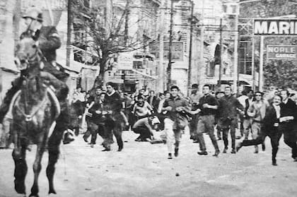 Hubo una fuerte represión que terminó con 20 muertos y decenas de detenidos, entre ellos los líderes sindicales Agustín Tosco (Luz y Fuerza), Atilio López (UTA) y Elpidio González (Smata)