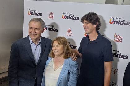 El cordobés Schiaretti, Ocaña y Lousteau en el backstage del acto