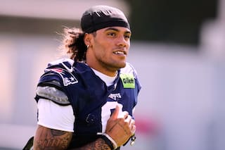 Christian González sigue recuperándose de la lesión que sufrió durante el entrenamiento con los Patriots