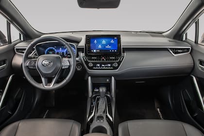 el Corolla Cross, que lleva vendidas 6472 unidades en lo que va del año y representa al 3,7% del mercado, actualizó sus precios correspondientes a julio.