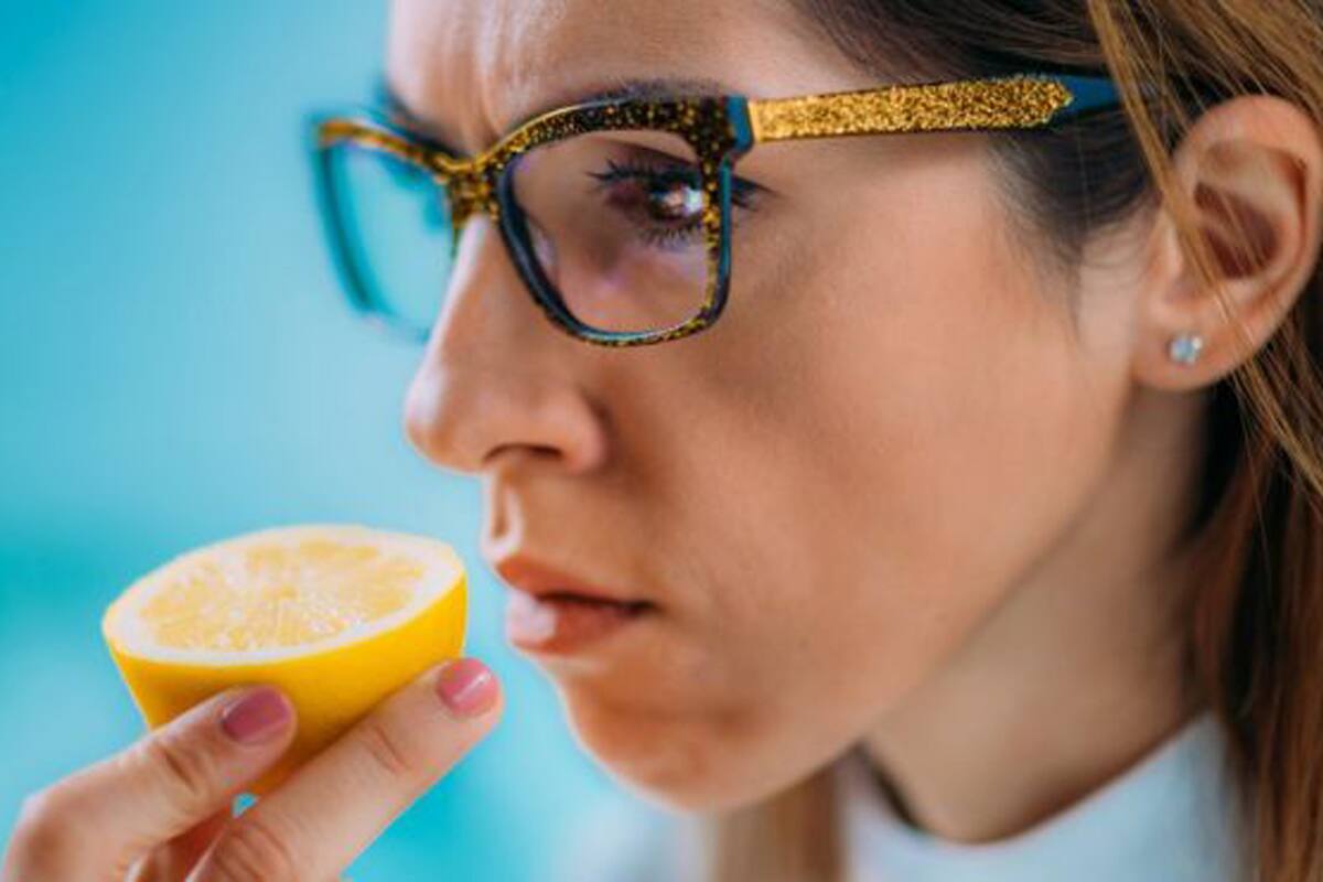 El coronavirus provoca un pérdida repentina y grave del sentido del olfato y una pérdida "total" del sentido del gusto.