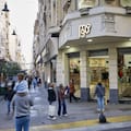 Los importadores chinos ganan espacio en los grandes locales del microcentro