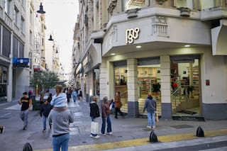 Los importadores chinos ganan espacio en los grandes locales del microcentro