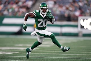 El corredor de los Jets Breece Hall sufre distensión en la ingle, pero Glenn se mantiene optimista