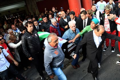 El cortejo en el estadio Tomás A. Ducó de Huracán