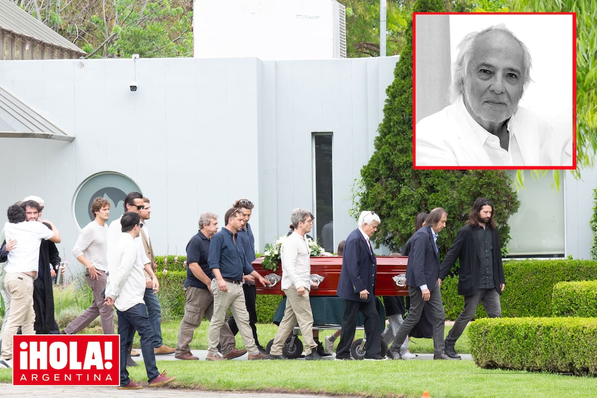 El cortejo encabezado por Justo Sánchez Elía, hijo de Pablo, llega a Jardín de Paz