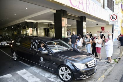 El cortejo fúnebre, rumbo al cementerio