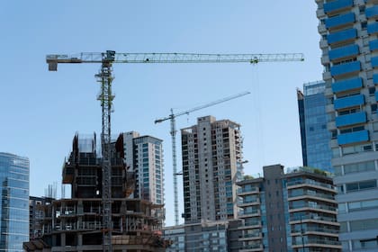 El costo de construcción creció más del 80% en los últimos cuatro meses