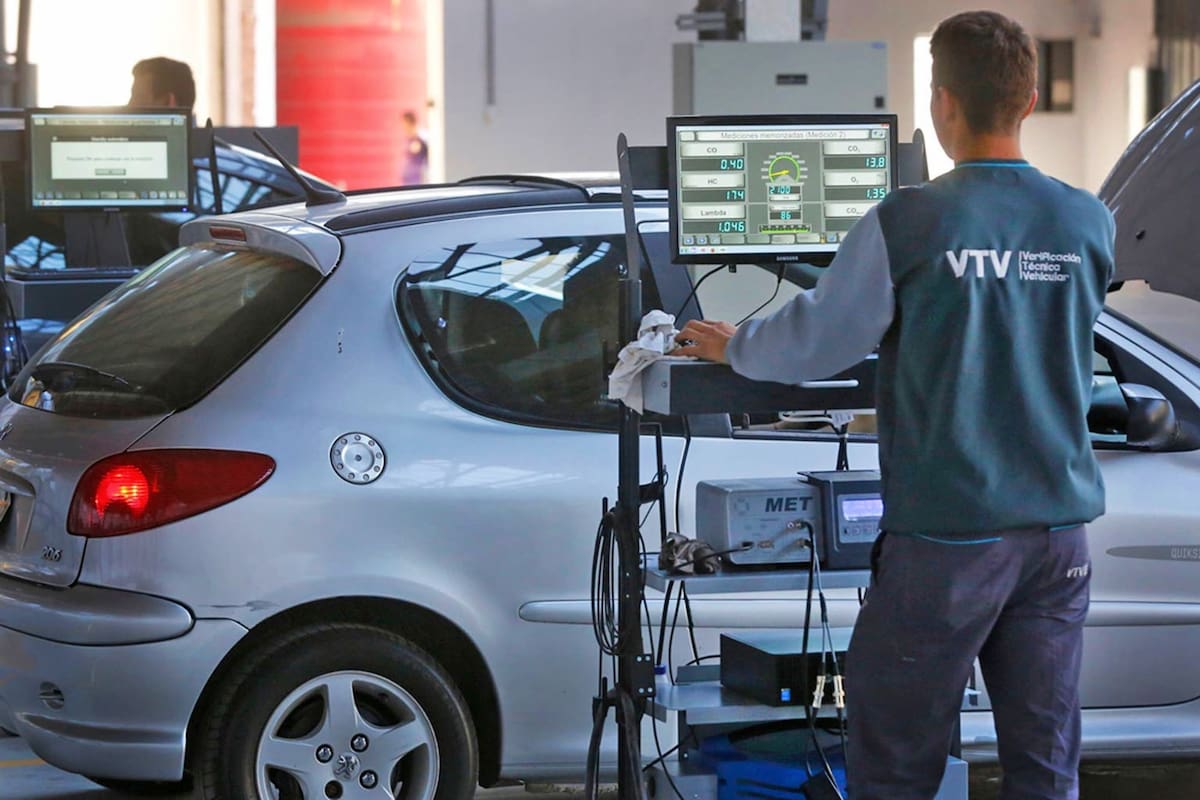 El costo de la Verificación Técnico Vehicular (VTV) pasará de $1362 a $1840 para autos y de $512 a $692 para motos