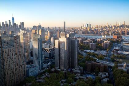 El costo de vida en Nueva York para una familia de cuatro integrantes es el doble en comparación con Filadelfia