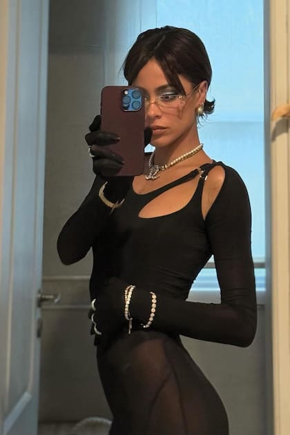 El costo outfit que eligió Tini para el casamiento de Dybala y Sabatini